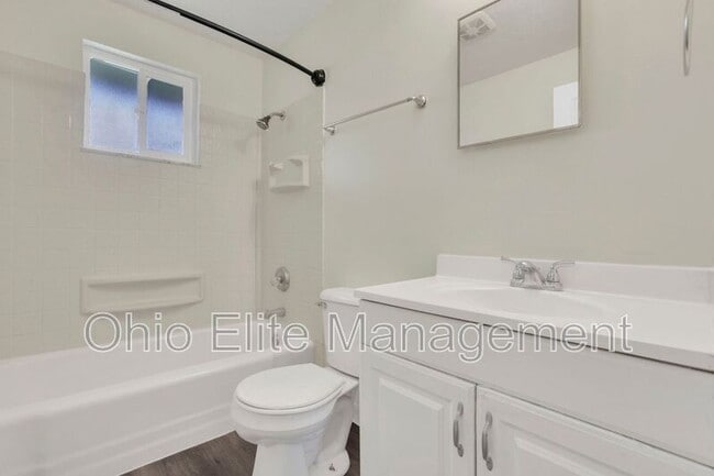 Photo - 861 Kingsford Rd