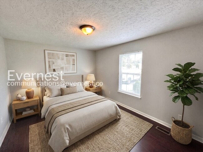 Photo - 209 Loch Lomand Dr