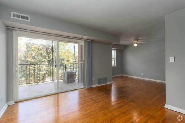 1BR 1BA 620SF
