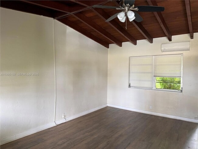 Photo - 1580 NE 145th St Unidad 1582