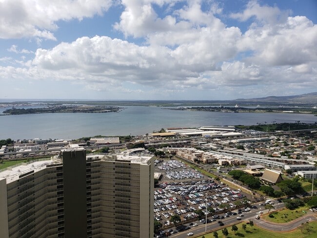 Photo - Beautifully Renovated 2 bedroom Penthouse ... Unit 4401