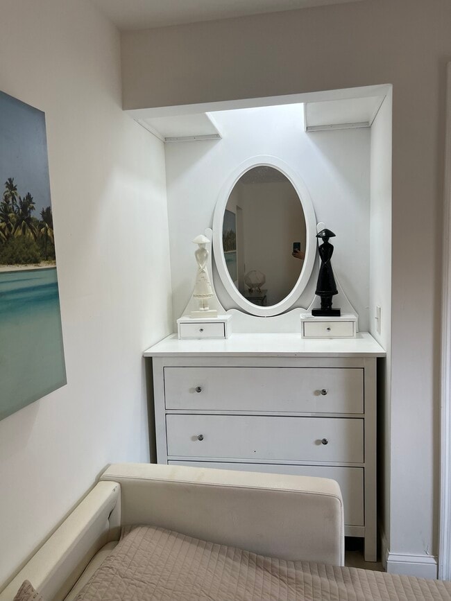 Photo - 2528 Grant St Unidad Studio 2