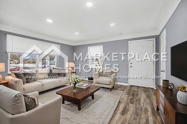 Photo - 12444 Sarsfield Ave