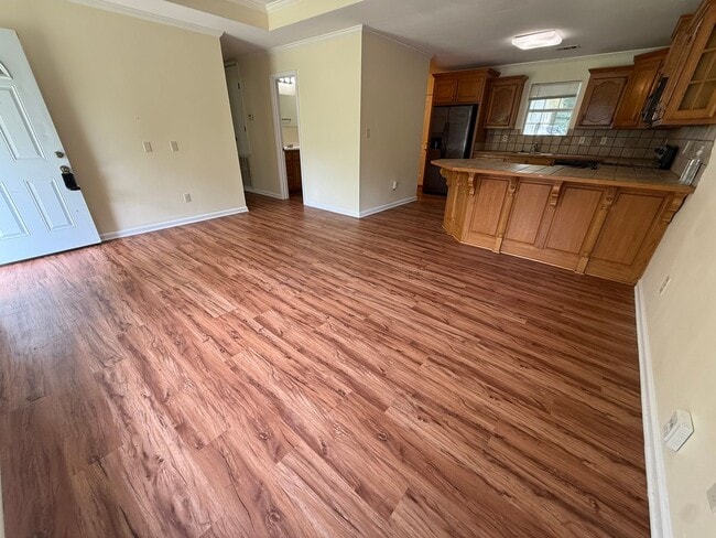 Photo - 3913 Hobbs Dr