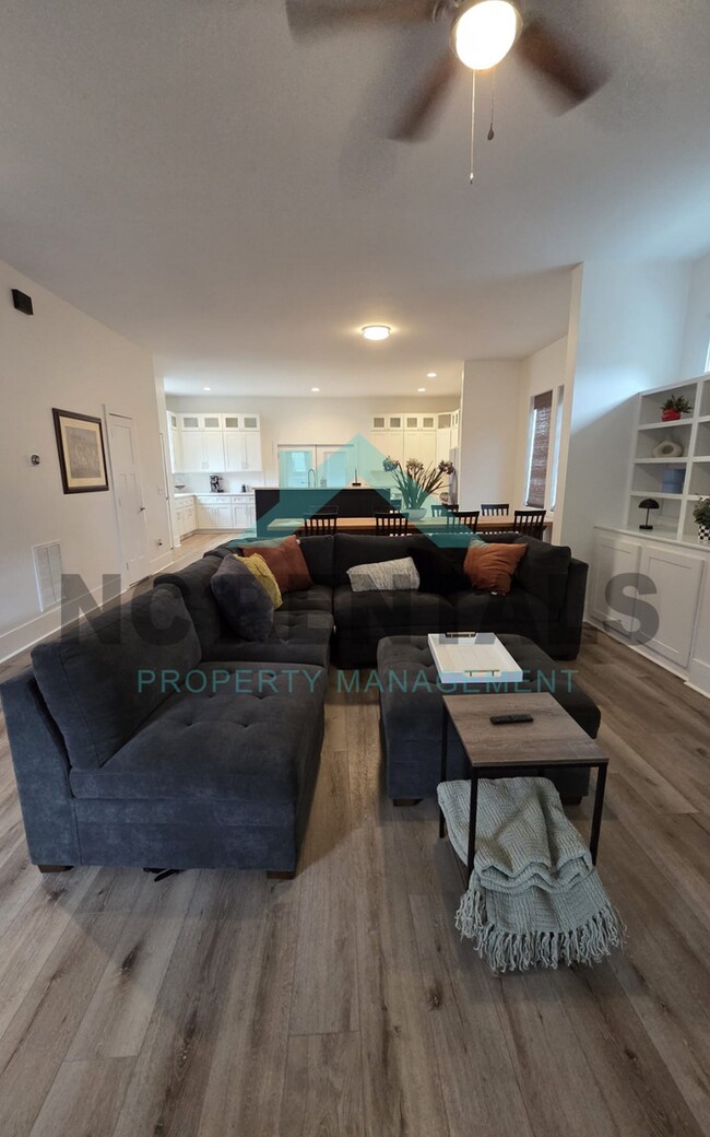 Photo - 1501 E Jones St