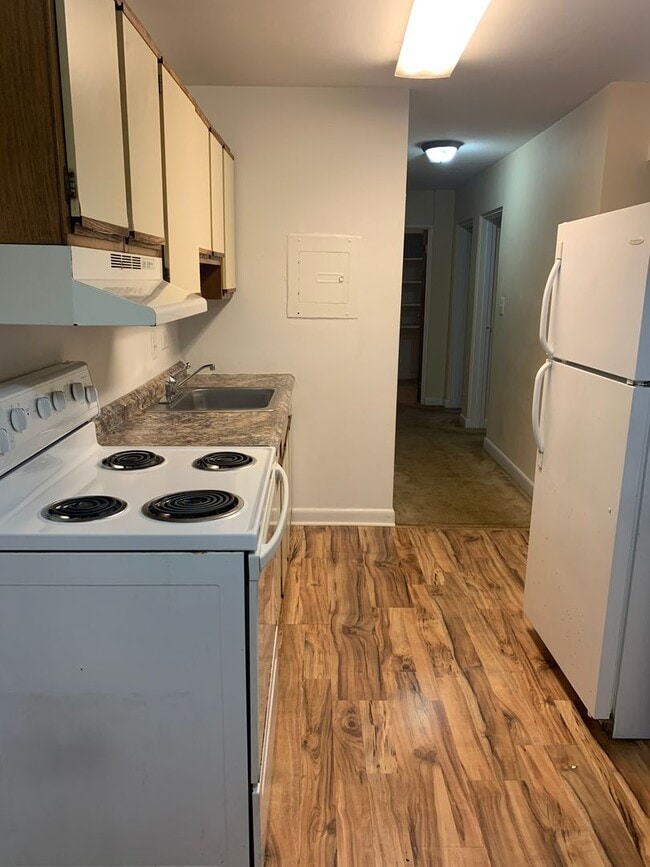 1800 JPA - 2 bedroom/1 bath available 8/17/24 - 1800 JPA - 2 bedroom/1 bath available 8/17/24 Apartment