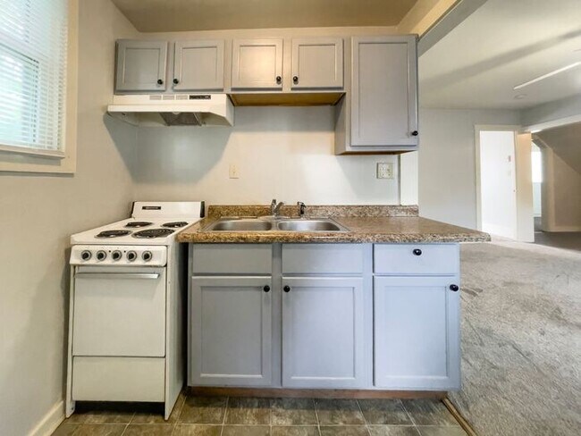 Close to Campus - Close to Campus House