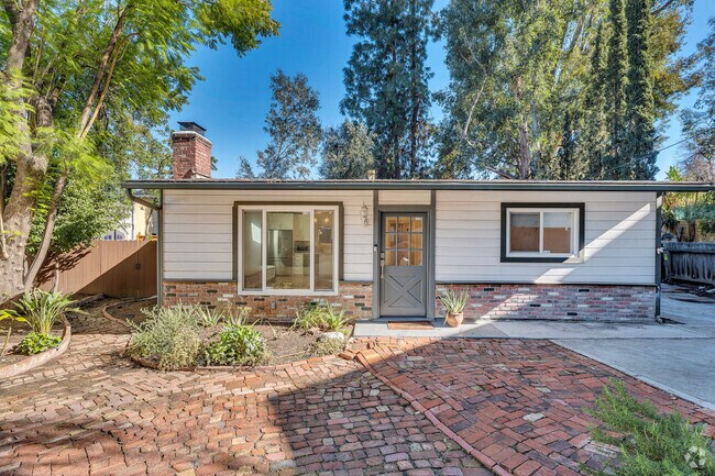 Building Photo - 5338 Campo Rd Rental