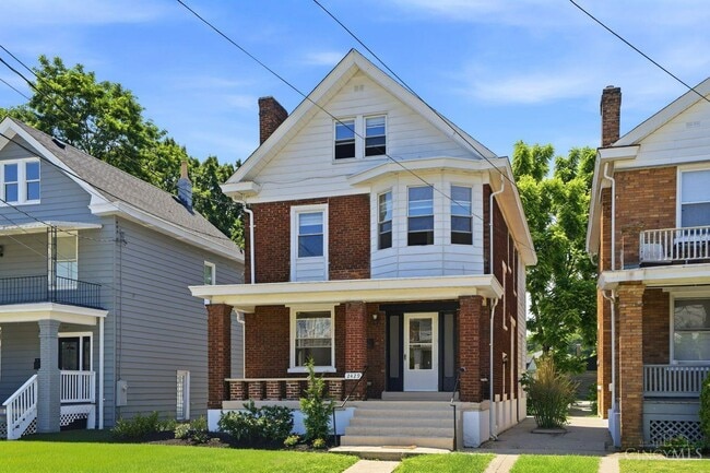 Building Photo - 2429 Robertson Ave Unit 2