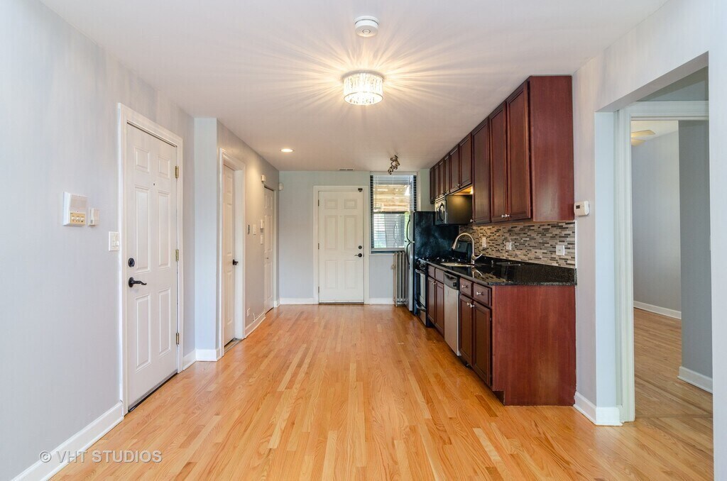 Photo - 5003 S Prairie Ave Unit A