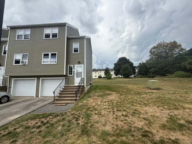 Building Photo - 18 Ballou St Unit APT 9