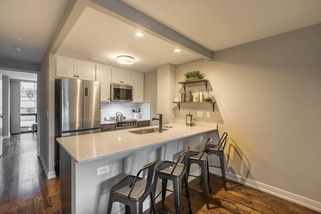 Photo - 0 bedroom in Chicago IL 60660 Unit 605