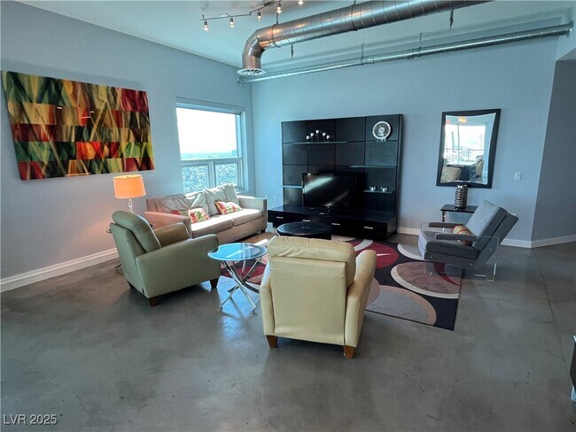 Building Photo - 200 Hoover Ave Unit 2009