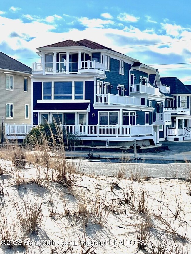 Photo - 919 N Ocean Ave