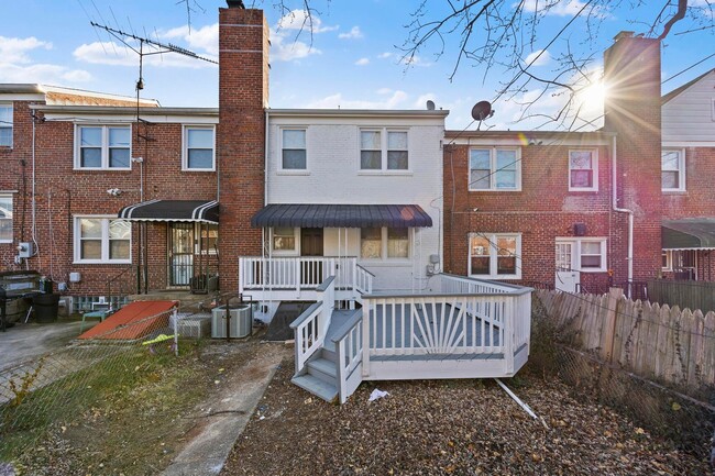 Photo - 5716 Leith Walk