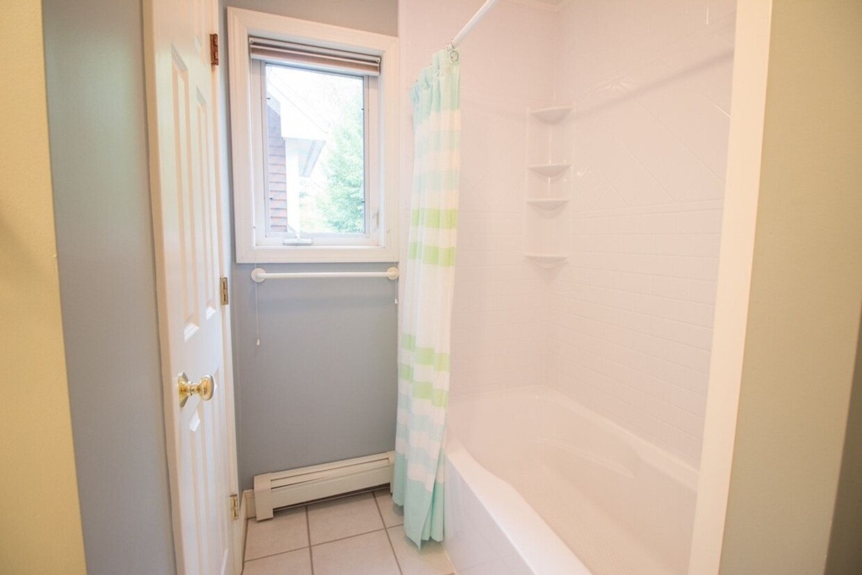 Spacious Rosemont Condo, Private Patio, In... - Spacious Rosemont Condo, Private Patio, In...