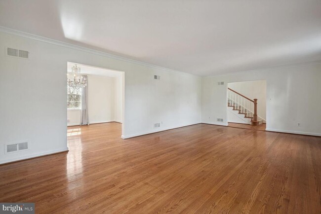 Photo - 5801 Hillburne Way