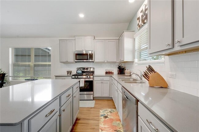 Photo - 6813 Colorado Bluffs Rd