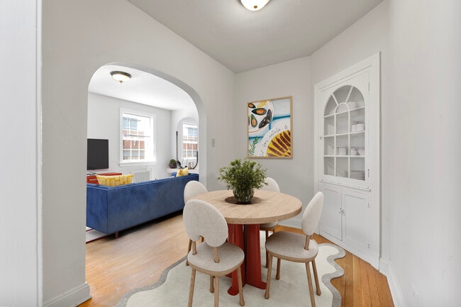 Photo - 1005 Grove Ave Apartments