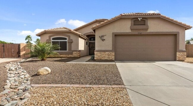 Building Photo - COMING SOON! Spacious 3 Bed, 2 Bath Home in Mesa