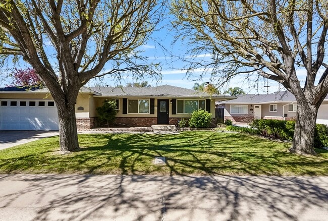 Building Photo - 1723 Silkwood Dr