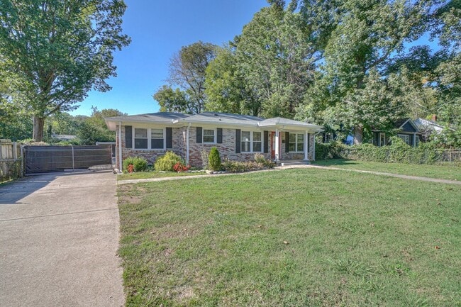 Building Photo - 1827 Middle Tennessee Blvd
