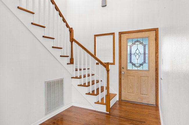 Photo - 115 Springbrook Point
