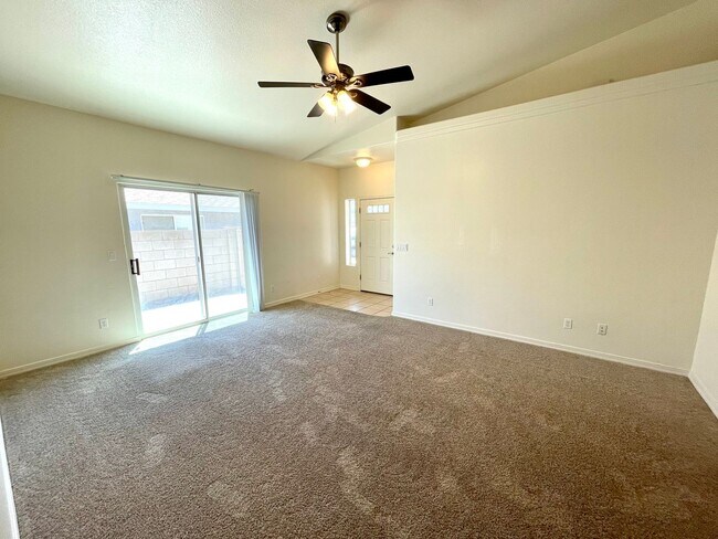 Photo - Great 3 Bedroom Duplex near the Kingman Ho...