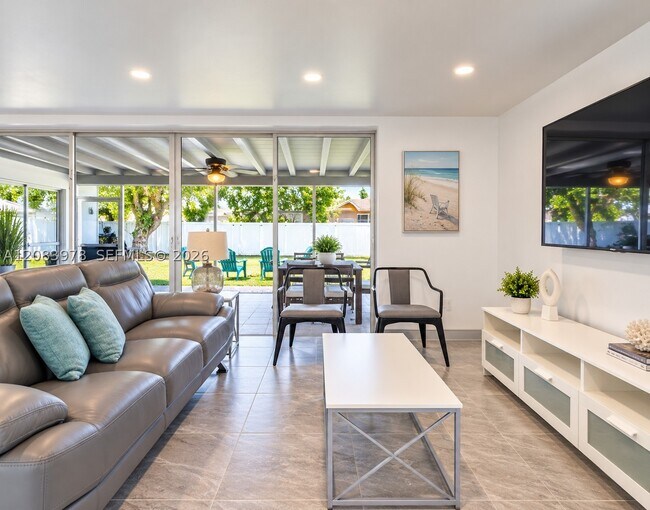 244 SE 45th St