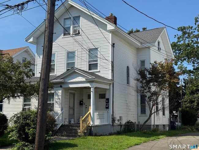 Building Photo - 630 Washington Ave Unit 2fl