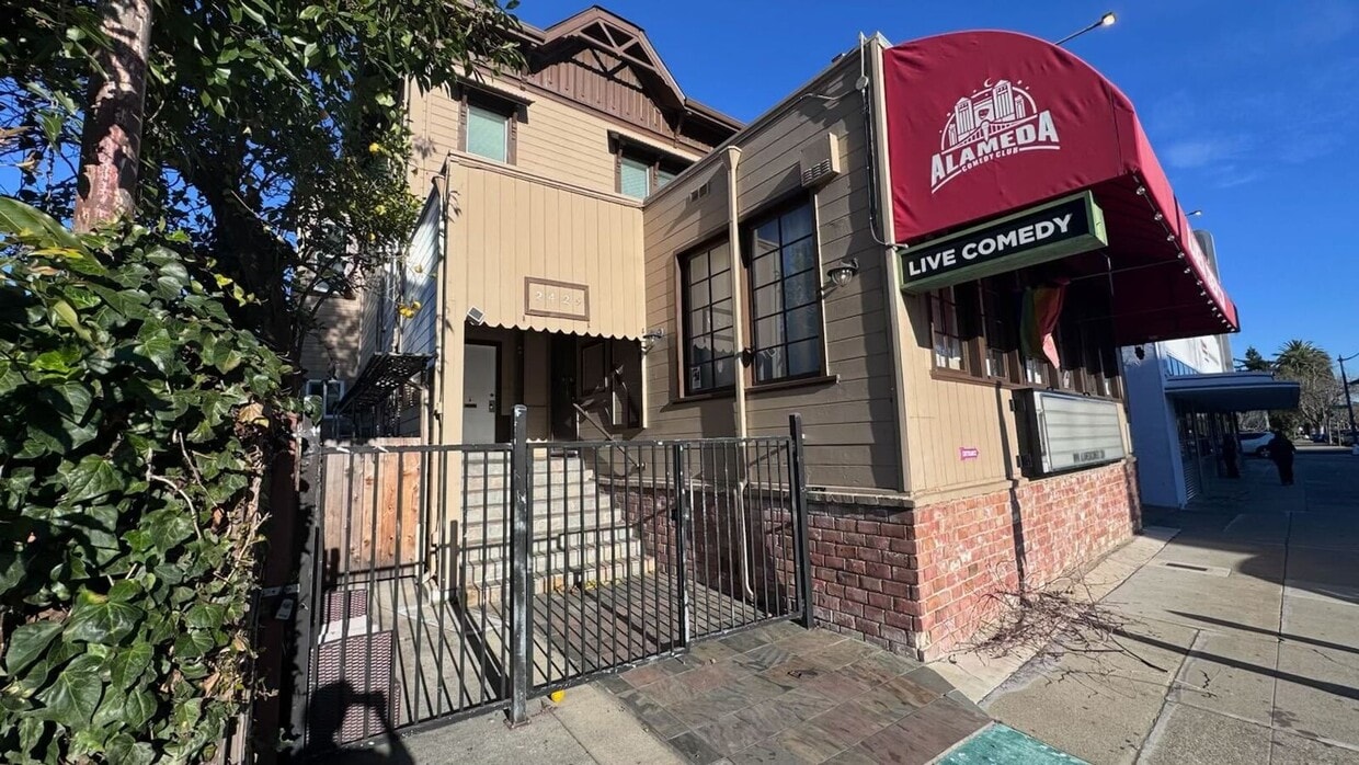Photo - 2429 Central Ave #A - Studio | 1 bath | Upper unit
