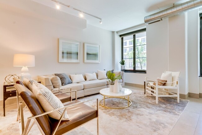 Building Photo - 1133 14th St NW Unit 208