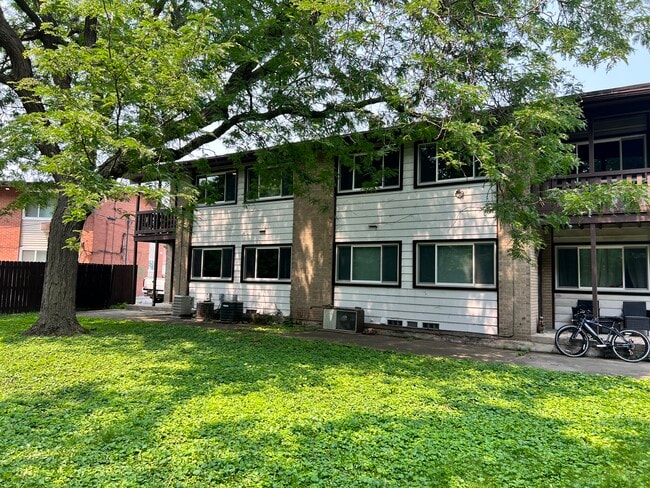 Building Photo - 5155 N 28th St Unit Quadplex lower Rental