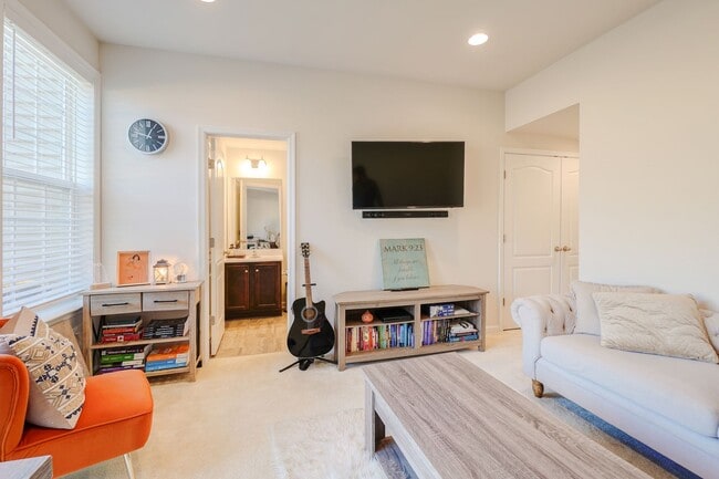 Photo - UPSCALE 3 BEDROOM 3.5 BATH HOME IS AVAILABLE NOW IN UPPER MARLBORO!