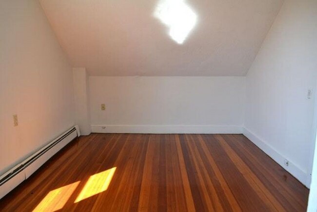 Photo - 115 Waterman Ave Unidad 4