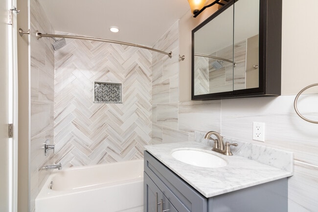 Photo - University City PENN / PENN MEDICINE/DREXEL Unidad 2A