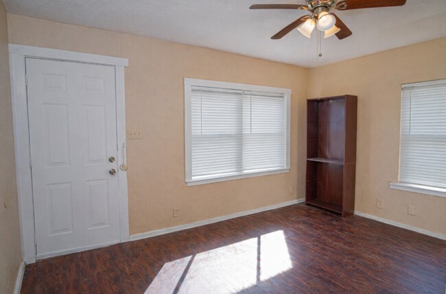 Photo - Great Home Near AT&T Center and Downtown!