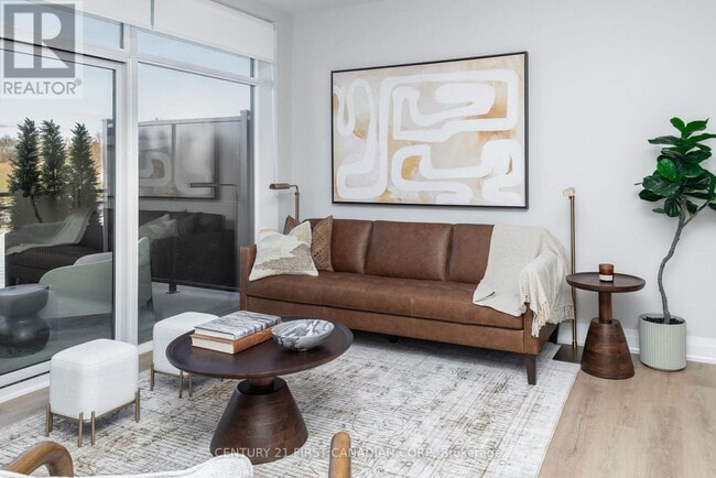 Photo - 4286 King St E