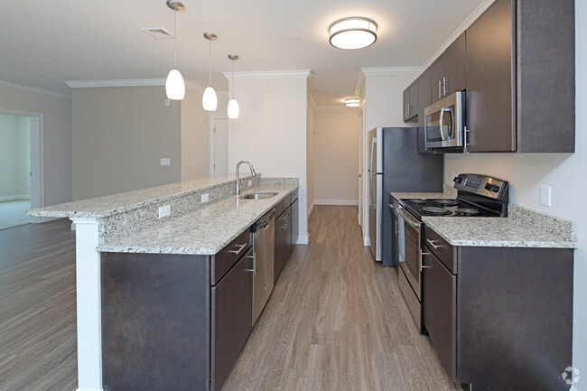 2 BR, 2 BA