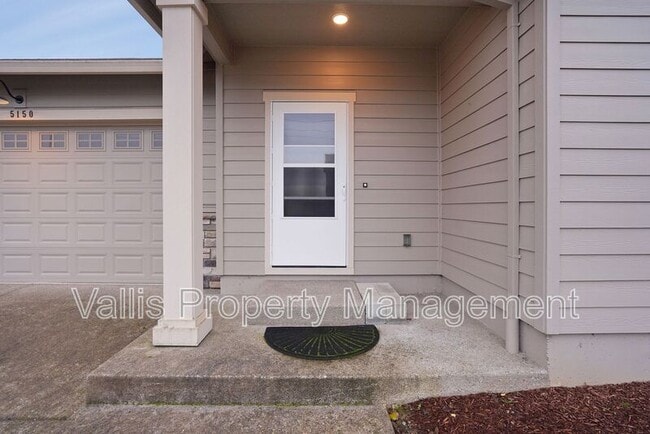 Photo - 5150 Constellation Ave NE