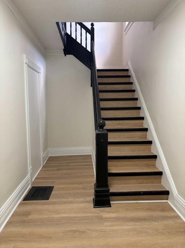 Photo - 328 Campbell St