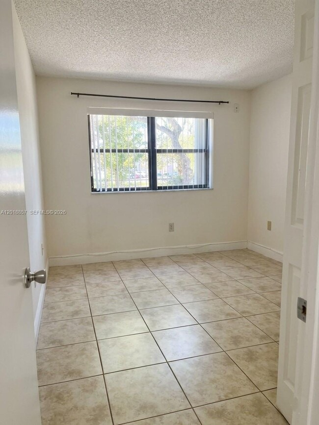 Photo - 7115 NW 179th St Unidad 106
