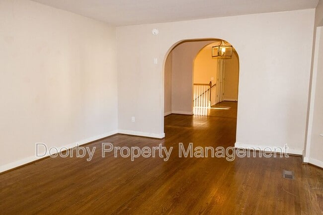 Photo - 1711 Ashton St
