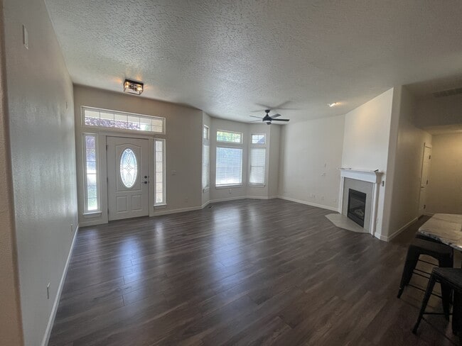 Photo - 1820 W Camelot Dr