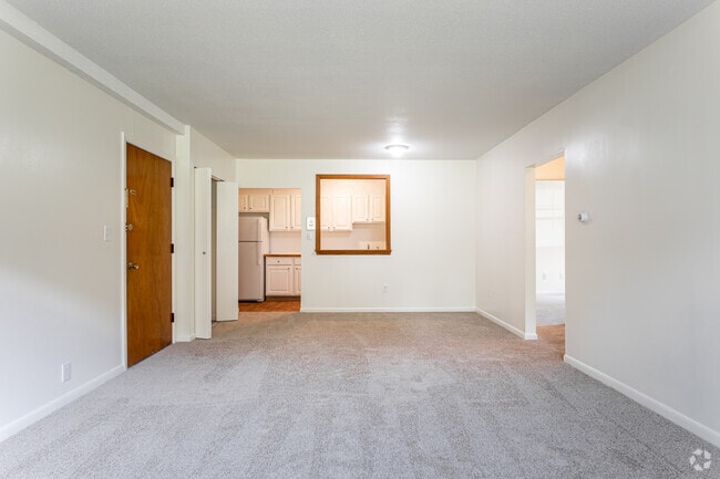 2BR, 1BA - 831 SF