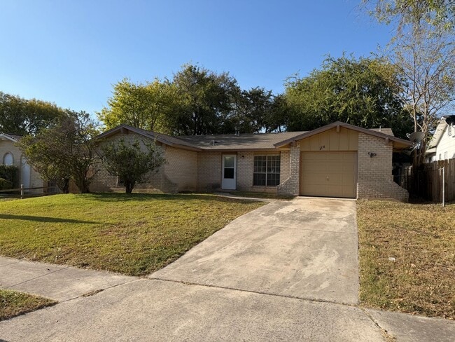 Photo - NICE 3 BEDROOM HOME WITH 2 FULL BATHS IN N...