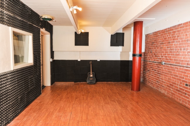 Photo - 1234 47th Ave