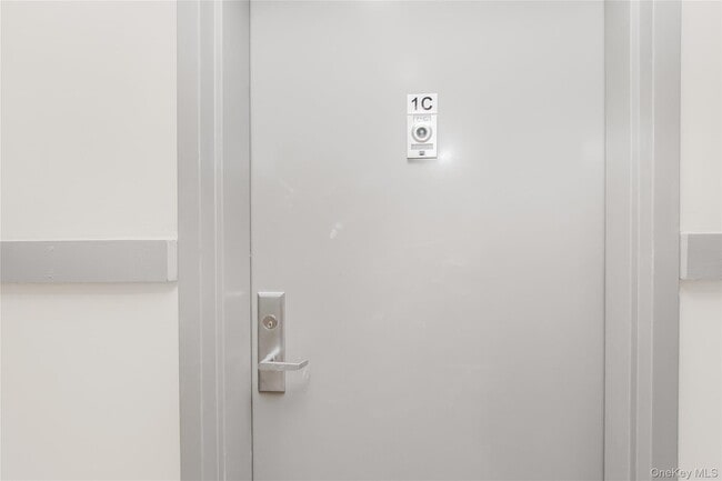 Photo - 409 Warburton Ave