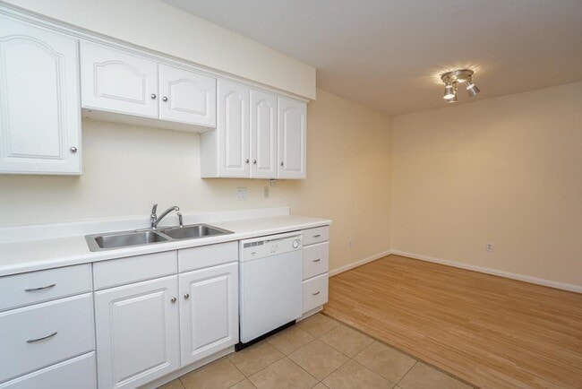 Building Photo - 2110 Wilcrest Dr Unit True