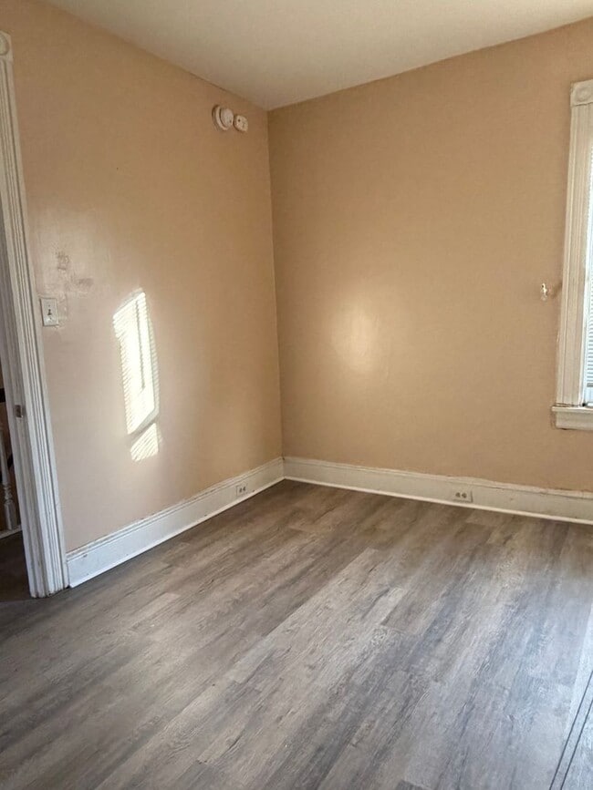 Photo - 411 S Prince St Unidad 2